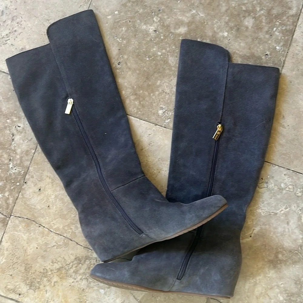 Isola gray suede knee high boots brand new. Never worn NWOT. Gray size 9